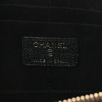 Iridescent Caviar Quilted Classic Pouch With Handle Black