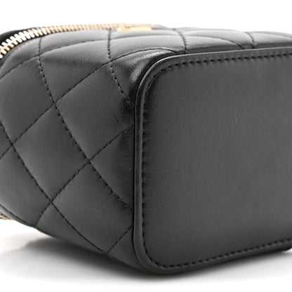 Lambskin Quilted Mini Pearl Crush Vanity Case With Chain Black