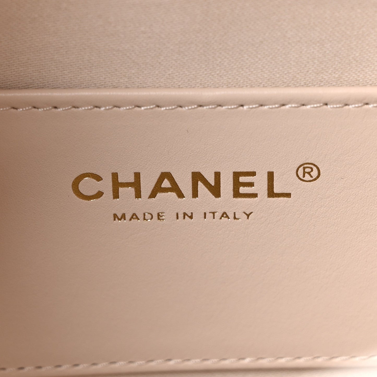 Caviar Quilted Medium Chanel 25 Handbag White