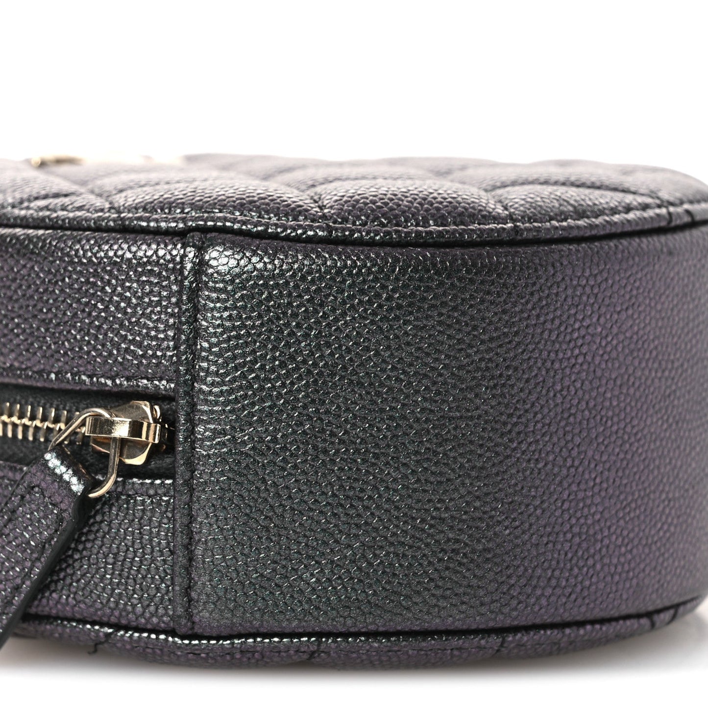 Iridescent Caviar Quilted Round Clutch With Chain Black