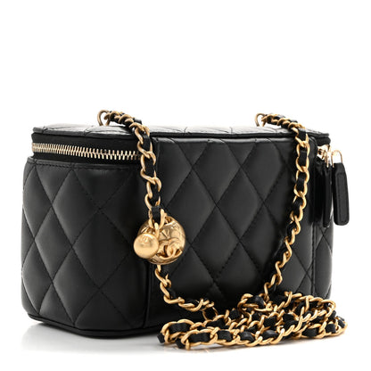 Lambskin Quilted Pearl Crush Small Vanity Case With Chain Black