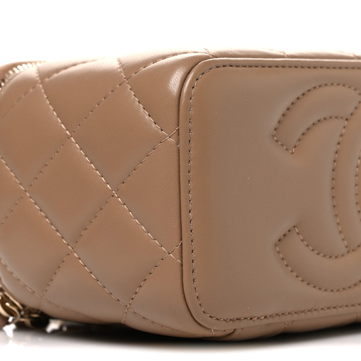 Lambskin Quilted Pearl Crush Small Vanity Case With Chain Beige