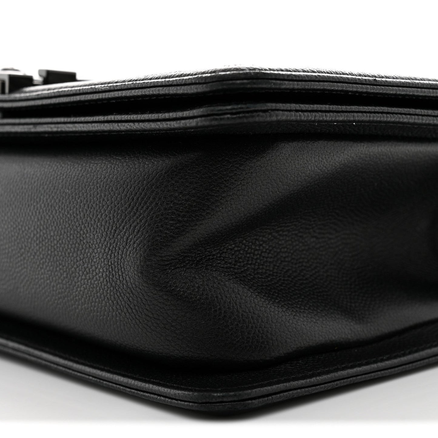 Caviar Quilted Medium Boy Flap So Black