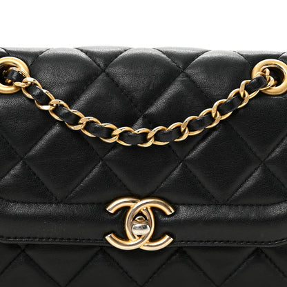 Shiny Lambskin Quilted Small Single Flap Black