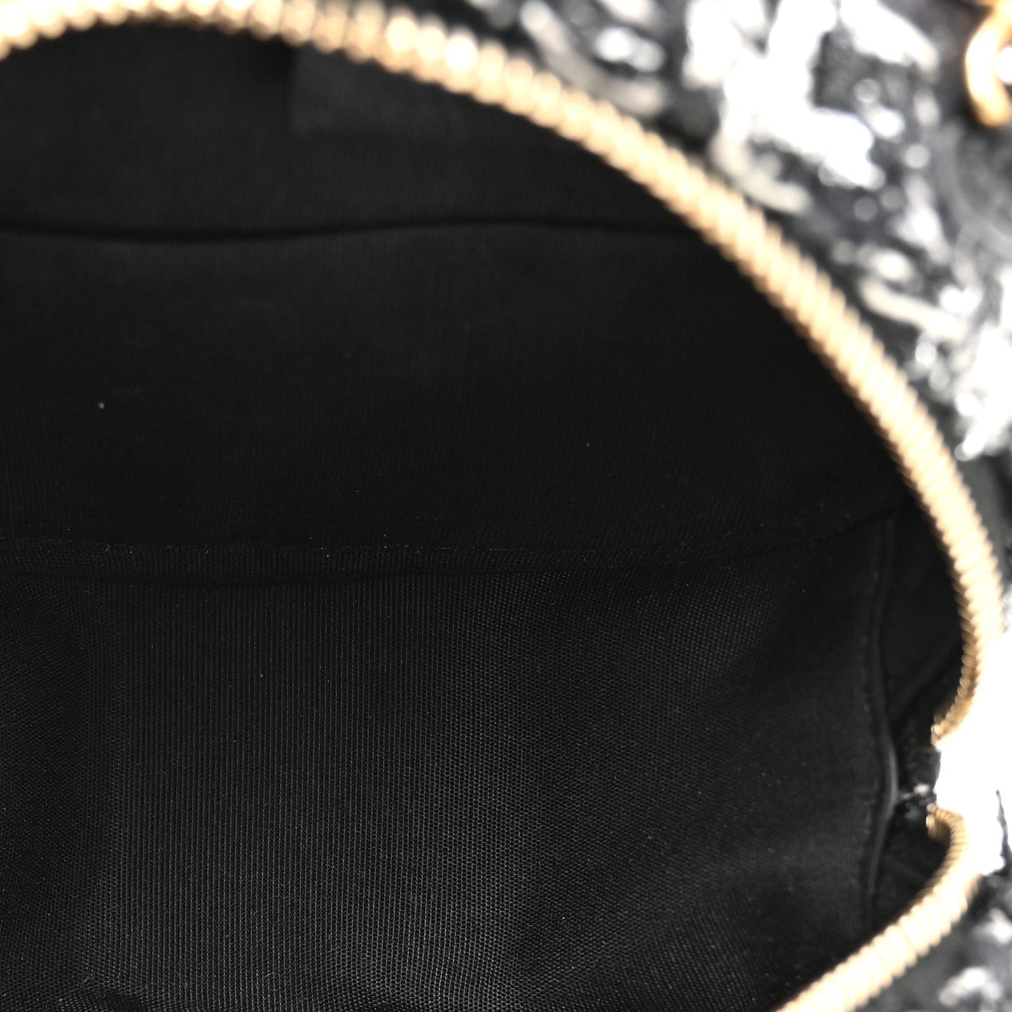 Tweed Quilted 19 Round Clutch With Chain Black White