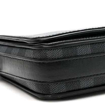 Damier Graphite 3D Studio Messenger