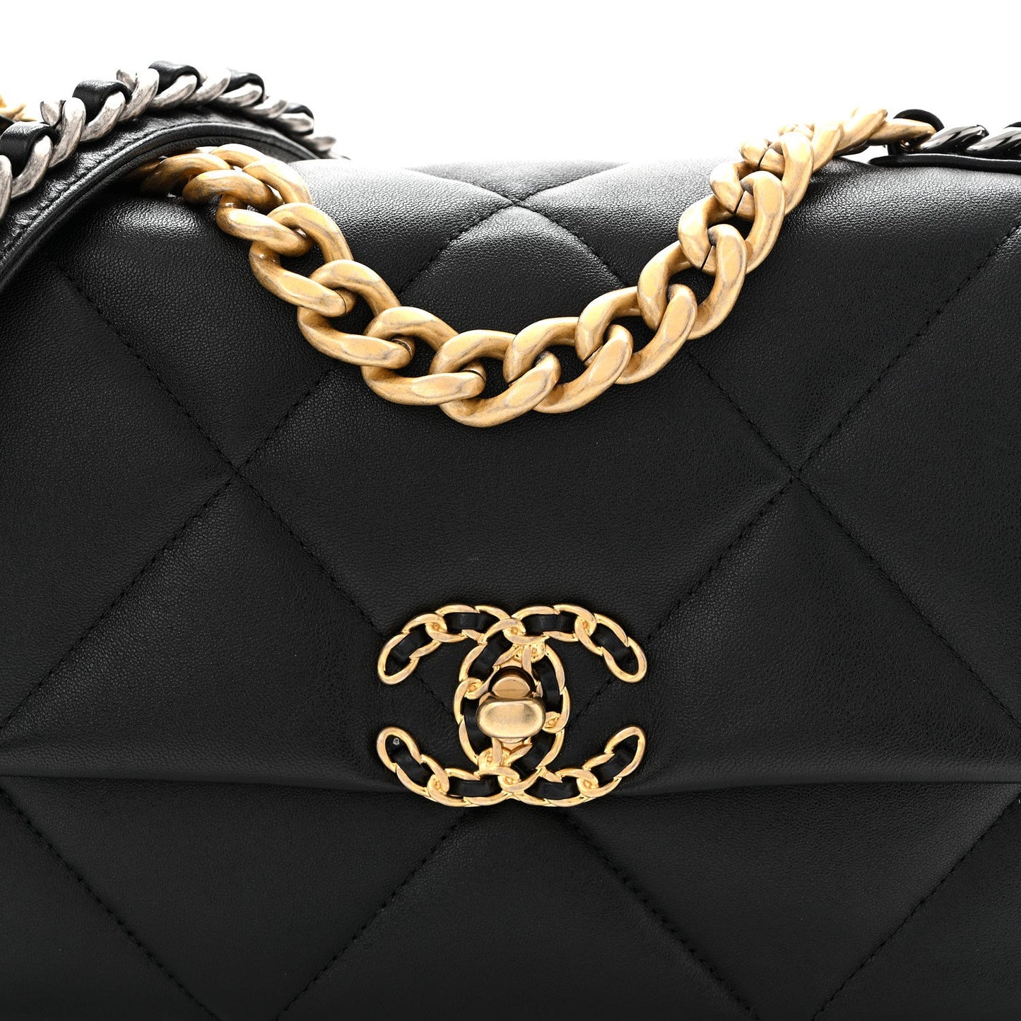 Lambskin Quilted Medium Chanel 19 Flap Black