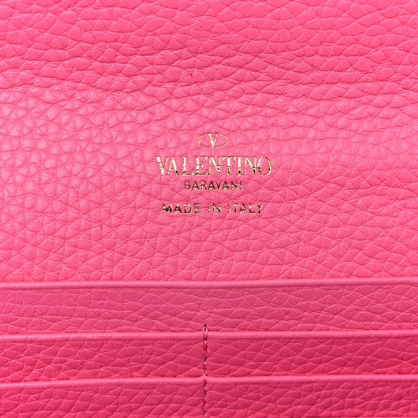 Pebbled Calfskin Rockstud Flip Lock Wallet On Chain Feminine Pink