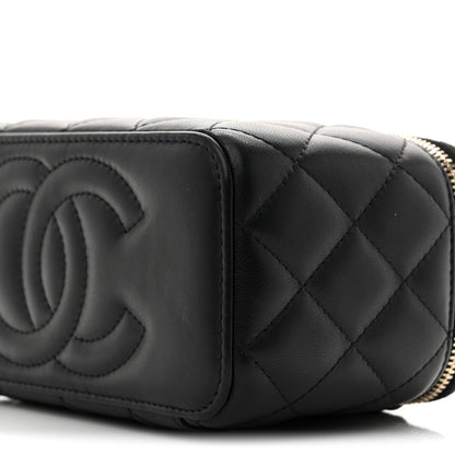 Lambskin Quilted Pearl Crush Small Vanity Case With Chain Black