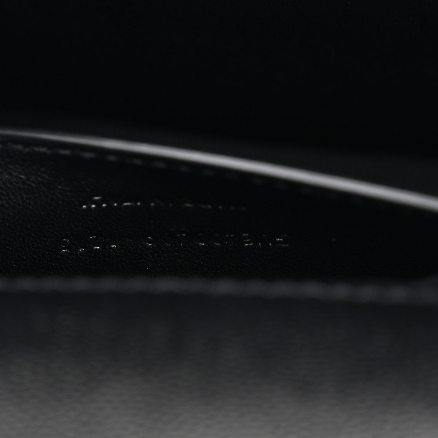 Grain De Poudre Classic Monogram Kate Clutch Black