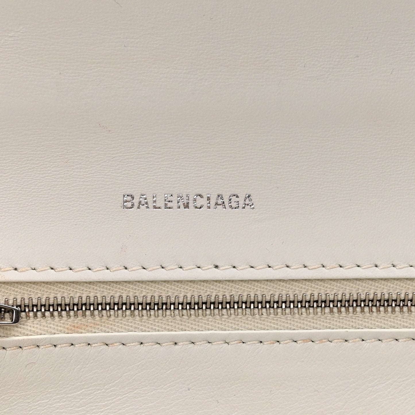 Shiny Box Calfskin Tonal B Hourglass Stretch Top Handle Bag White