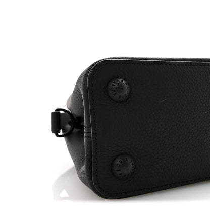 Taurillon Capucines East West MM Matte Black