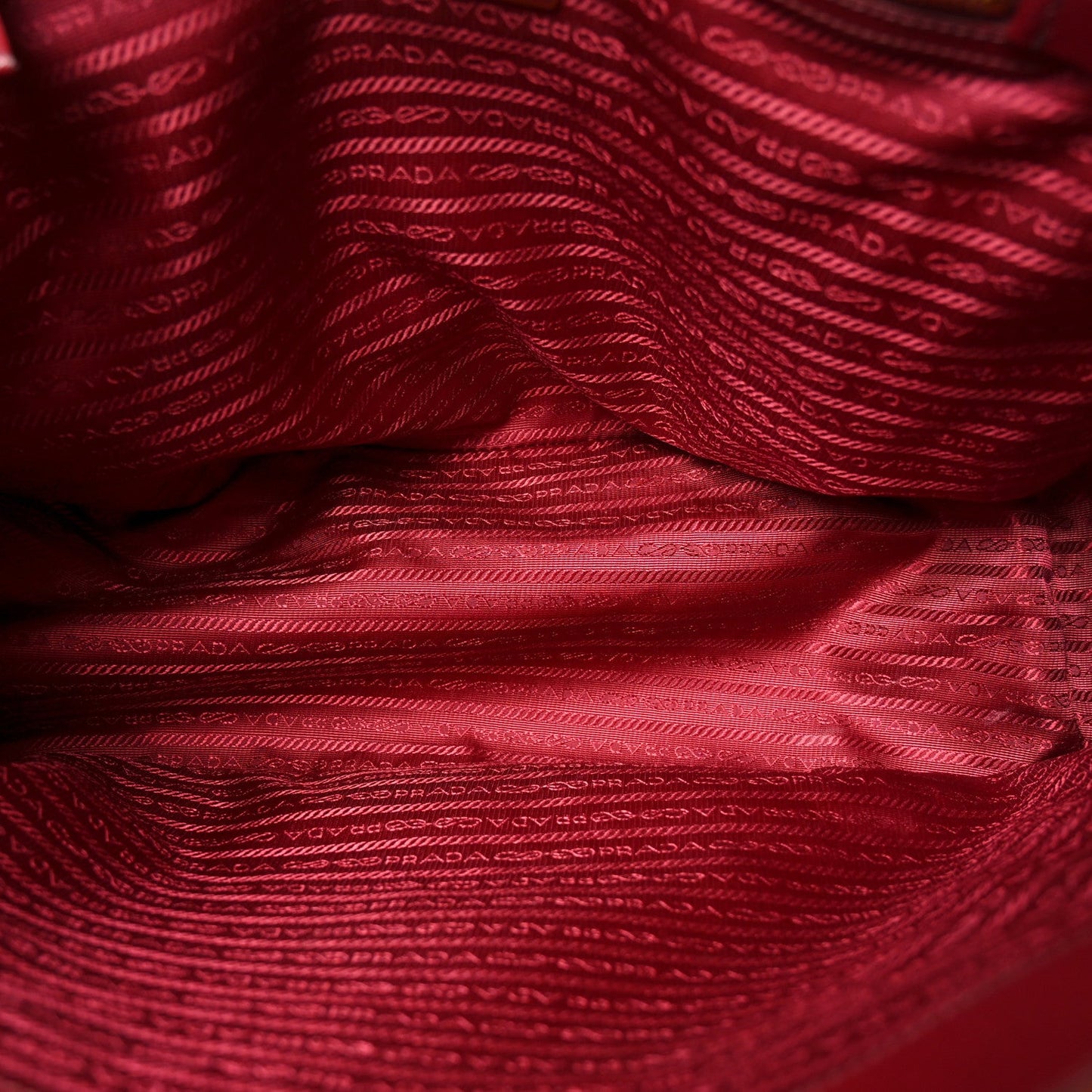 Saffiano Lux Extra Large Galleria Double Zip Tote Cherry