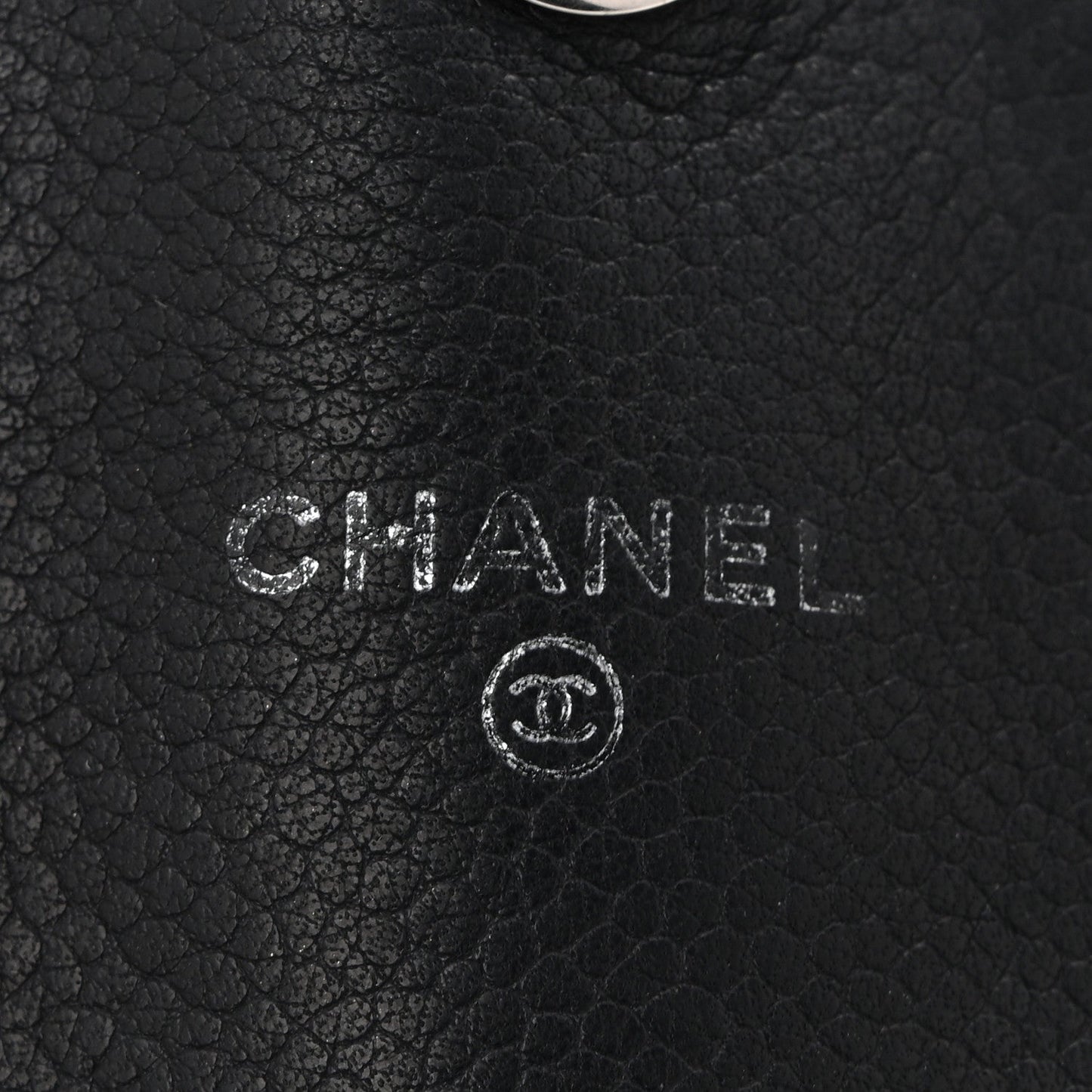 Lambskin Half Moon Wallet On Chain WOC Black