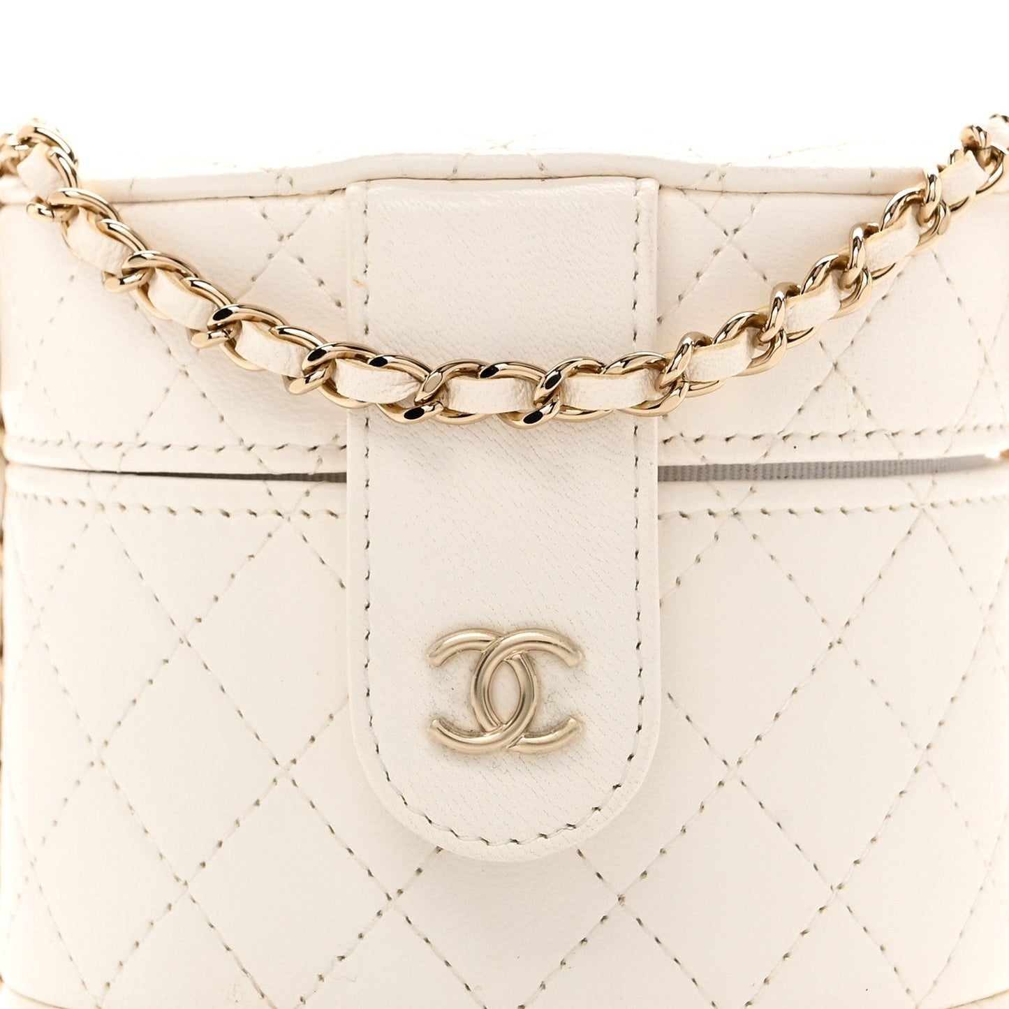 Lambskin Quilted Round Mini Vanity Case With Chain White