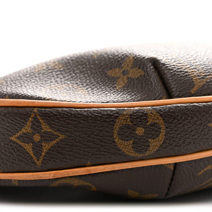 Monogram Croissant PM