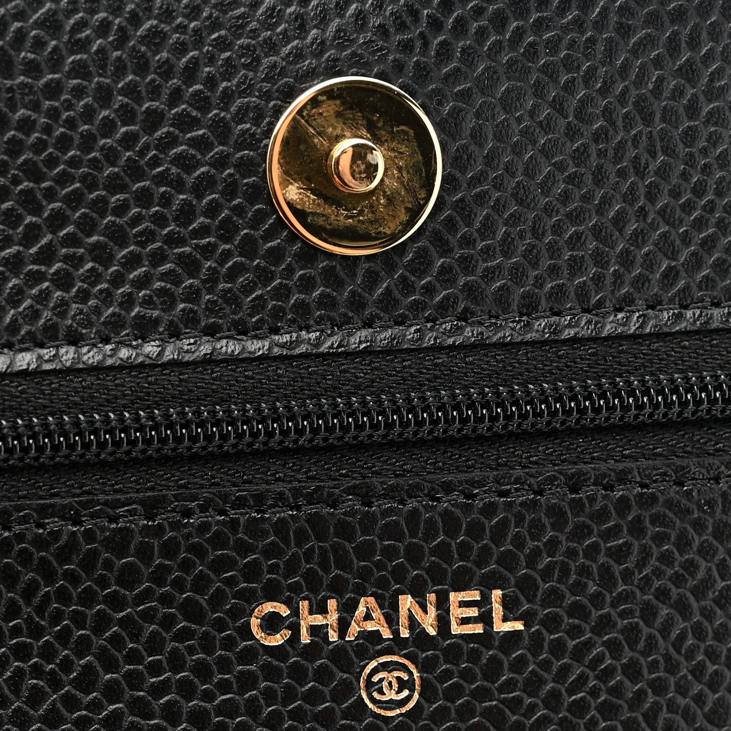 Caviar Quilted Wallet on Chain WOC Black