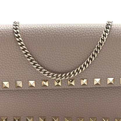 Grainy Calfskin Rockstud Chain Pouch Poudre