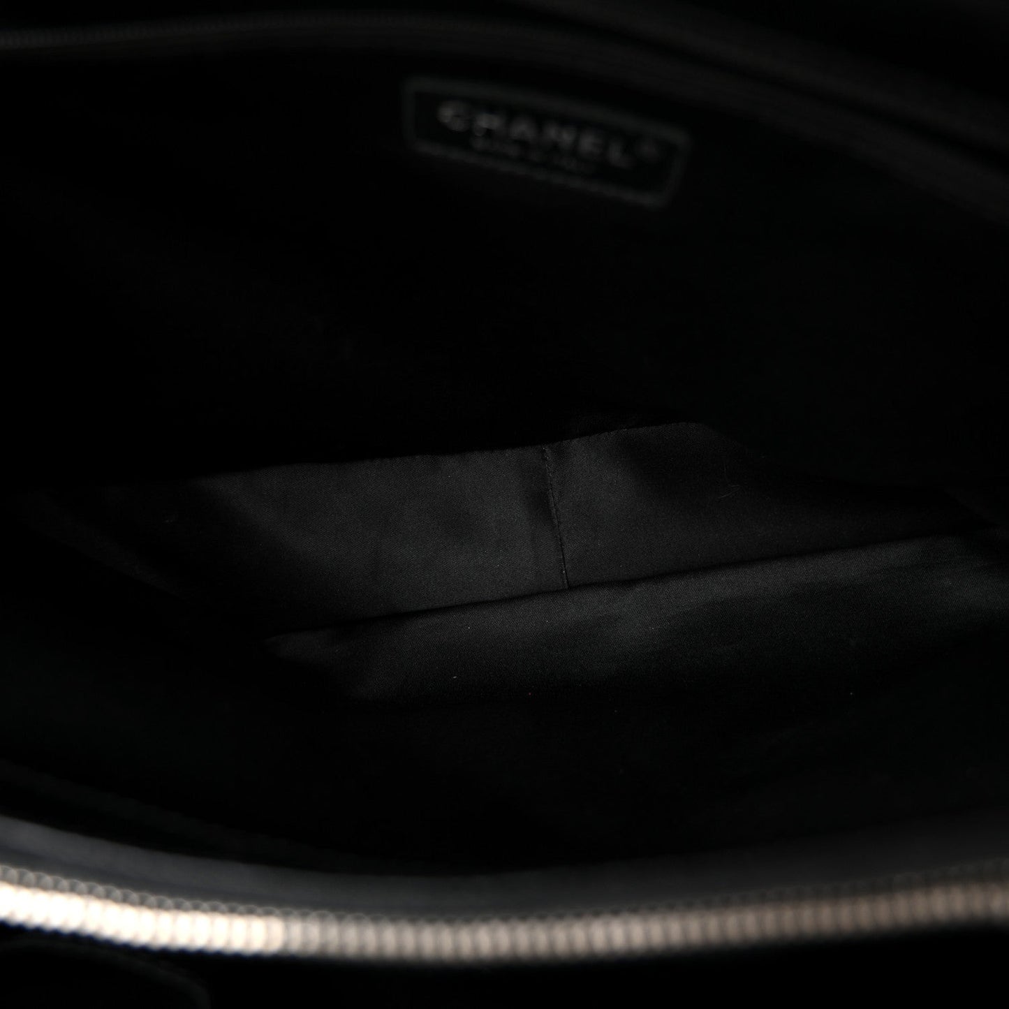 Caviar Quilted XL Grand Shopping Tote GST Black