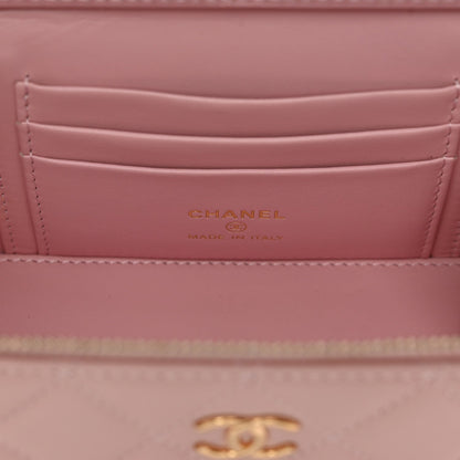 Lambskin Quilted Pearl Enamel Small Vanity Case With Chain Light Pink