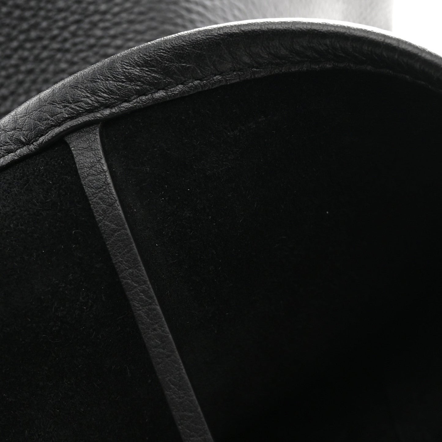 Grained Calfskin Medium N/S Park Black