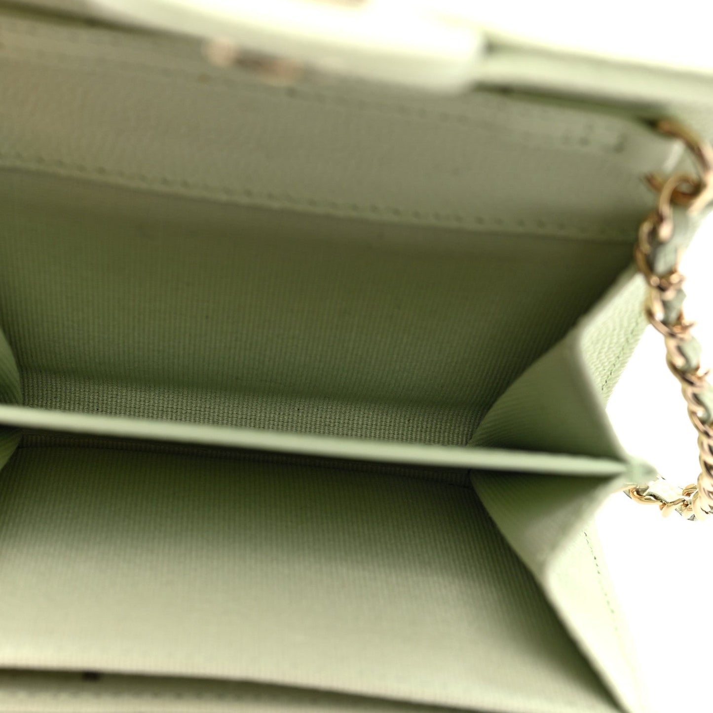 Caviar Quilted Flap Card Holder On Chain Light Green