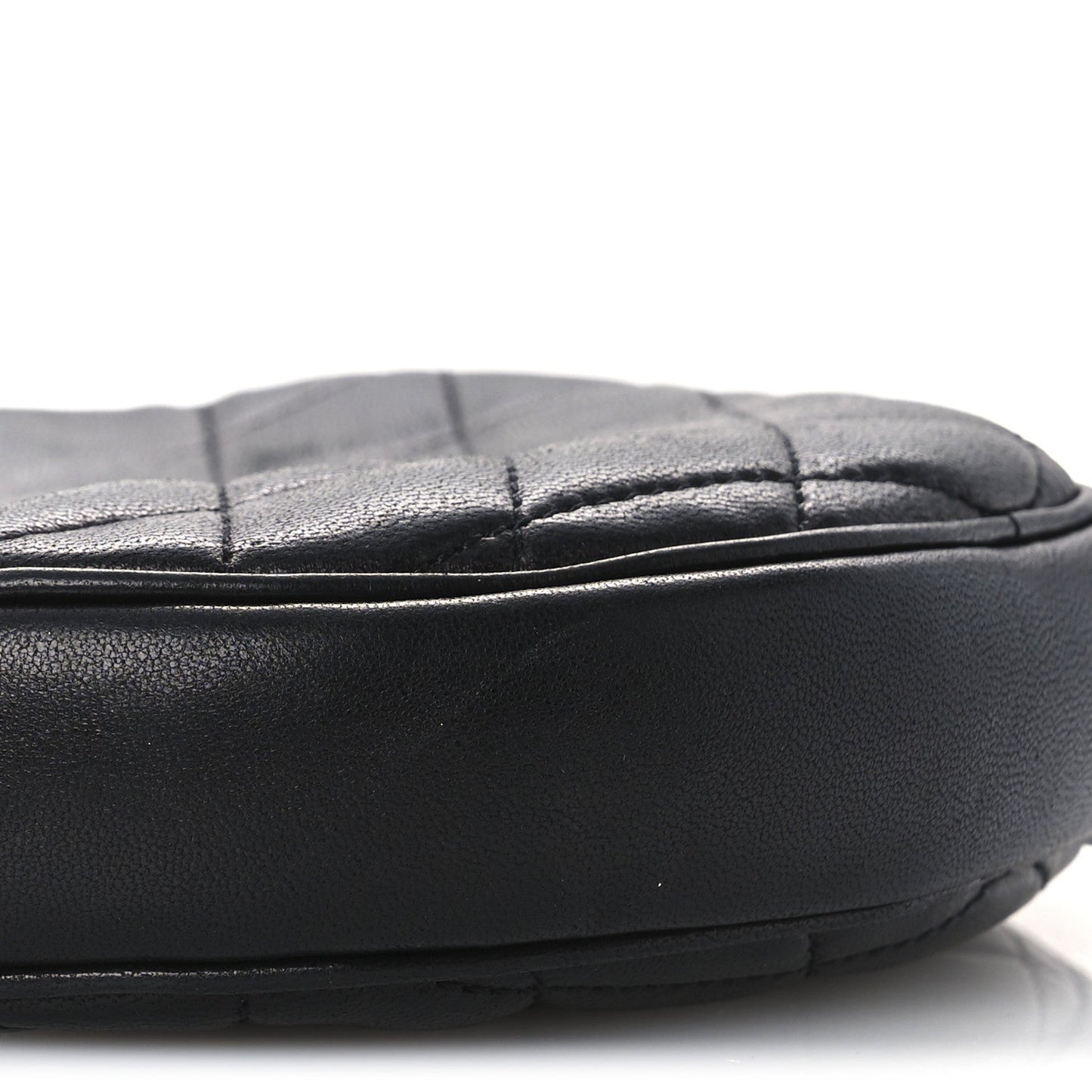 Lambskin Quilted Round Le Maillon Round Tassel Chain Crossbody Bag Black