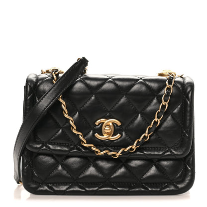 Shiny Lambskin Flap Clutch With Chain Black