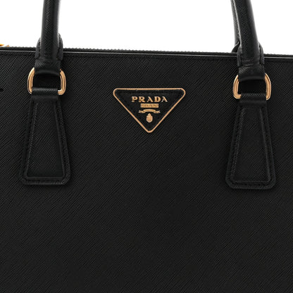 Saffiano Medium Galleria Double Zip Tote Black