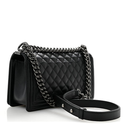Caviar Quilted Medium Boy Flap Black