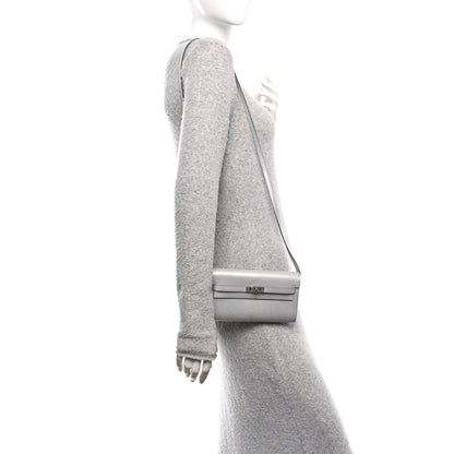 Metallic Chevre Chamkilight Kelly Wallet To Go Argent