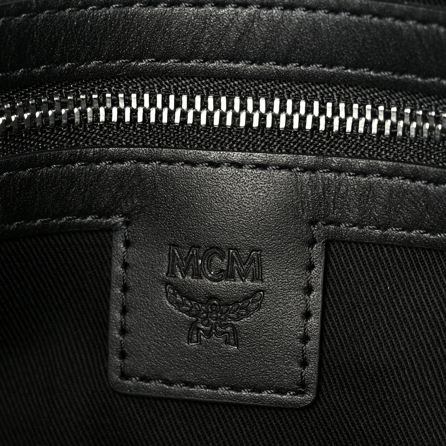 Visetos Medium Crossbody Pouch Black