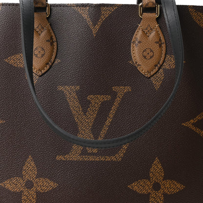 Reverse Monogram Giant Onthego MM