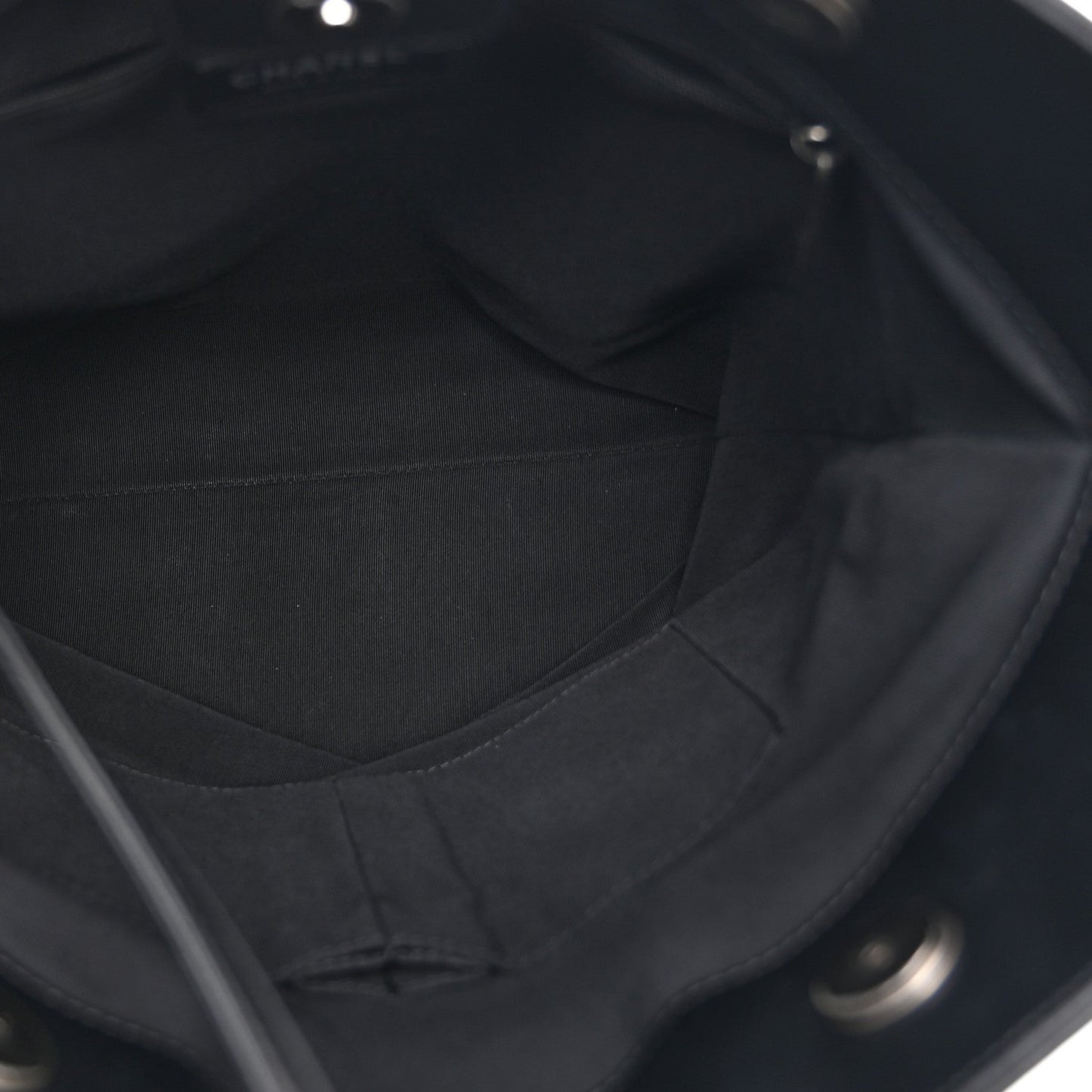 Calfskin Chain 20s Signature Tote Black