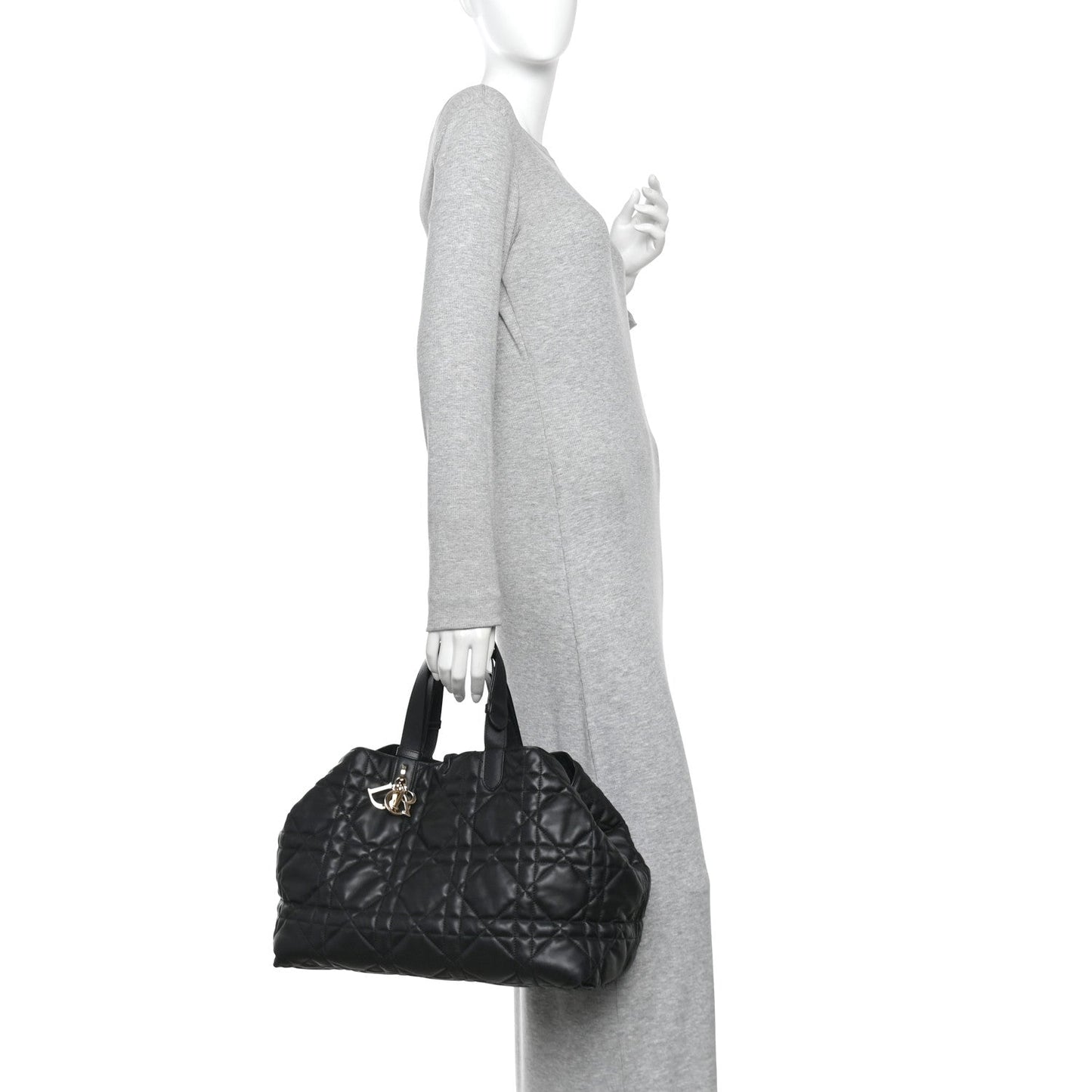 Calfskin Macrocannage Medium Toujours Black