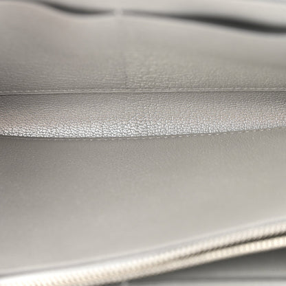 Metallic Chevre Chamkilight Kelly Wallet To Go Argent