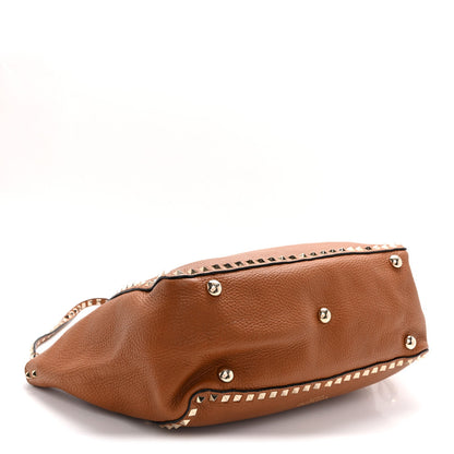 Pebbled Calfskin Medium Rockstud Tote Light Cuir