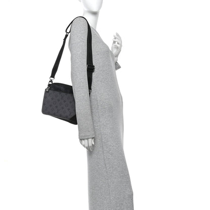 Reverse Monogram Eclipse Trio Messenger