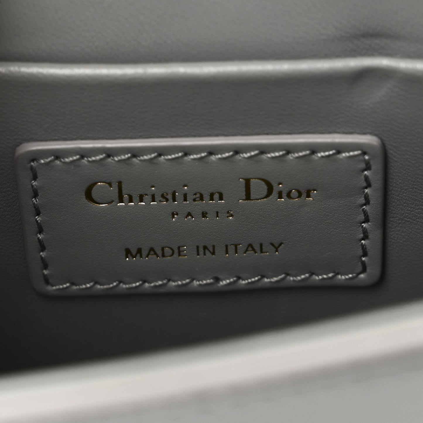 Box Calfskin 30 Montaigne Box Bag Gray