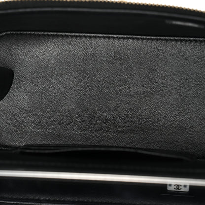 Caviar Quilted Sweetheart Vanity Case Black