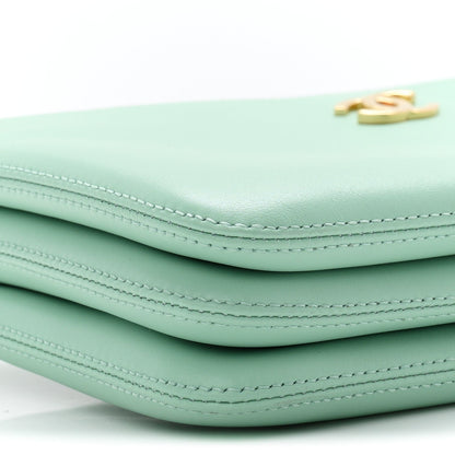 Calfskin Chick Studs Clutch Green