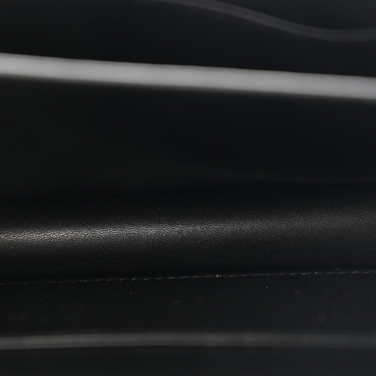 Epsom Constance 18 Black