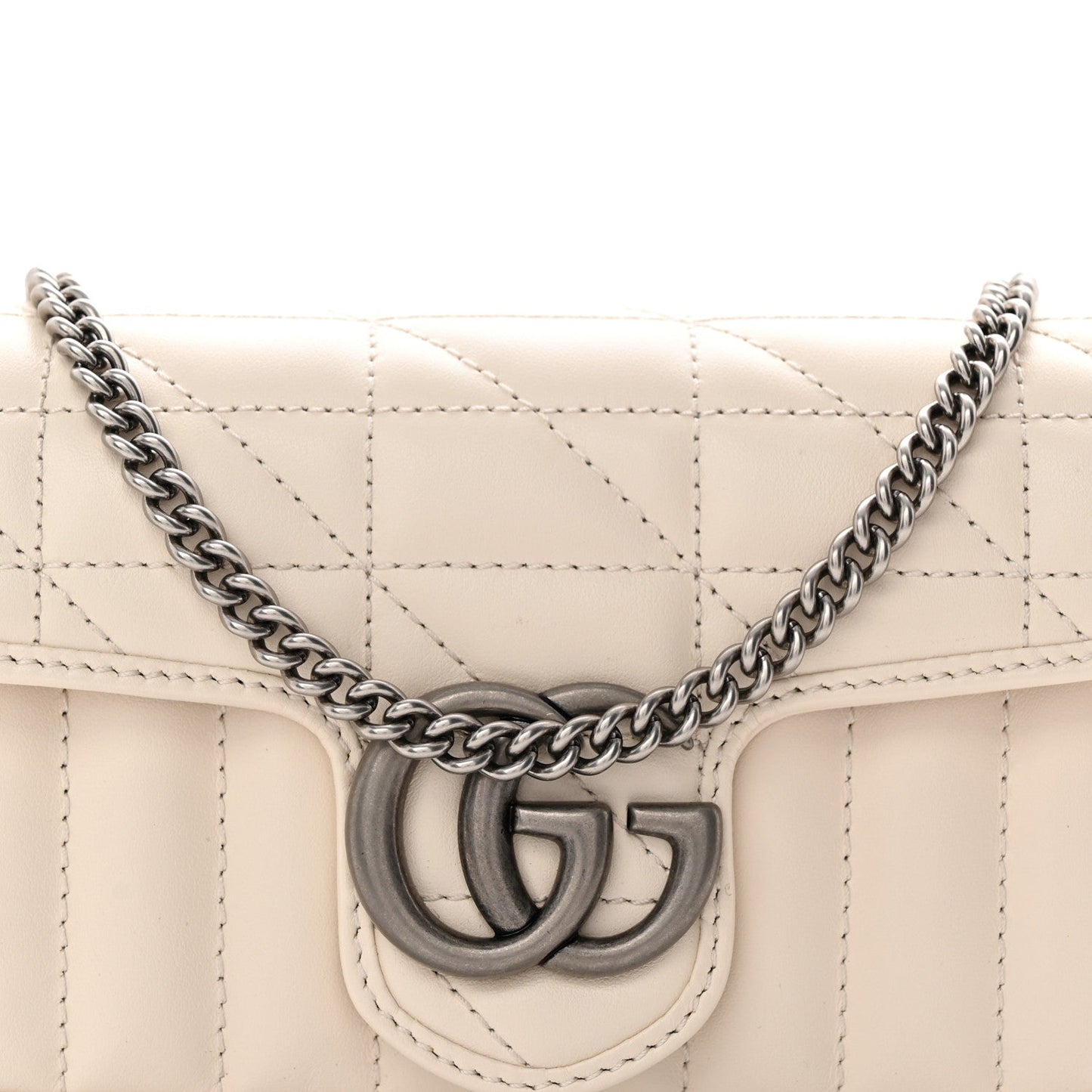Calfskin Matelasse Aria Super Mini GG Marmont Shoulder Bag Mystic White