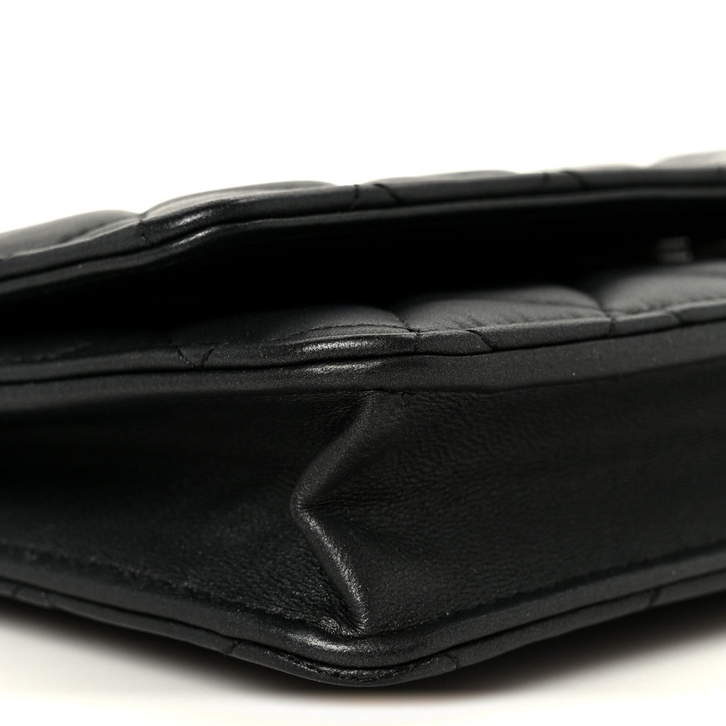 Lambskin Quilted Wallet On Chain WOC So Black