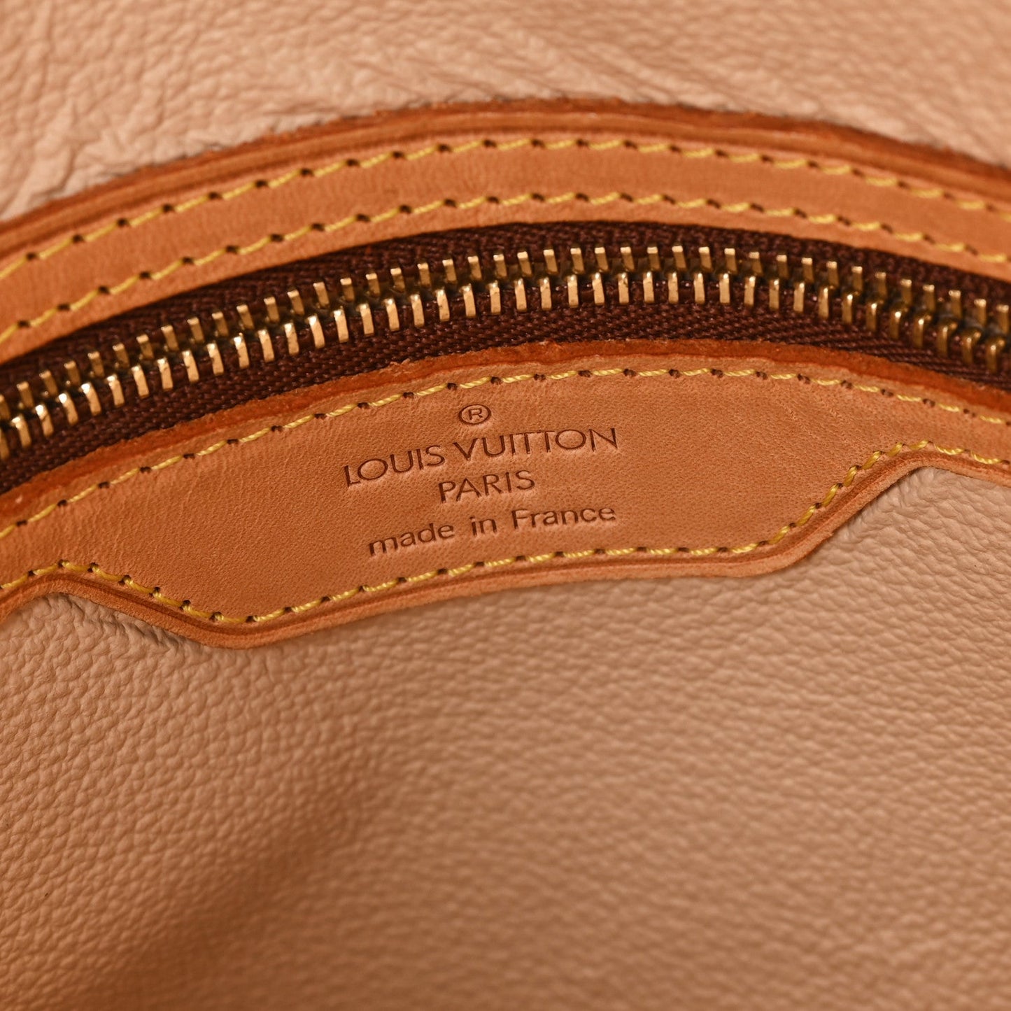 Monogram Petit Bucket 23