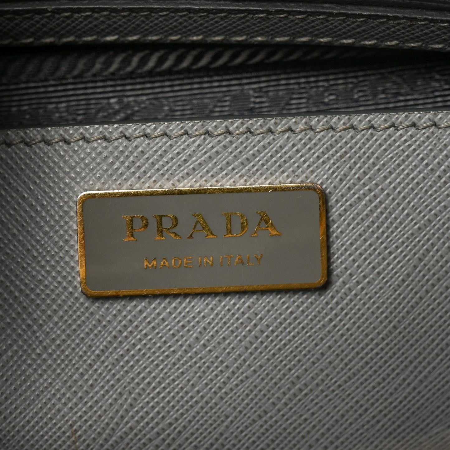 Saffiano Medium Galleria Double Zip Tote Marmo