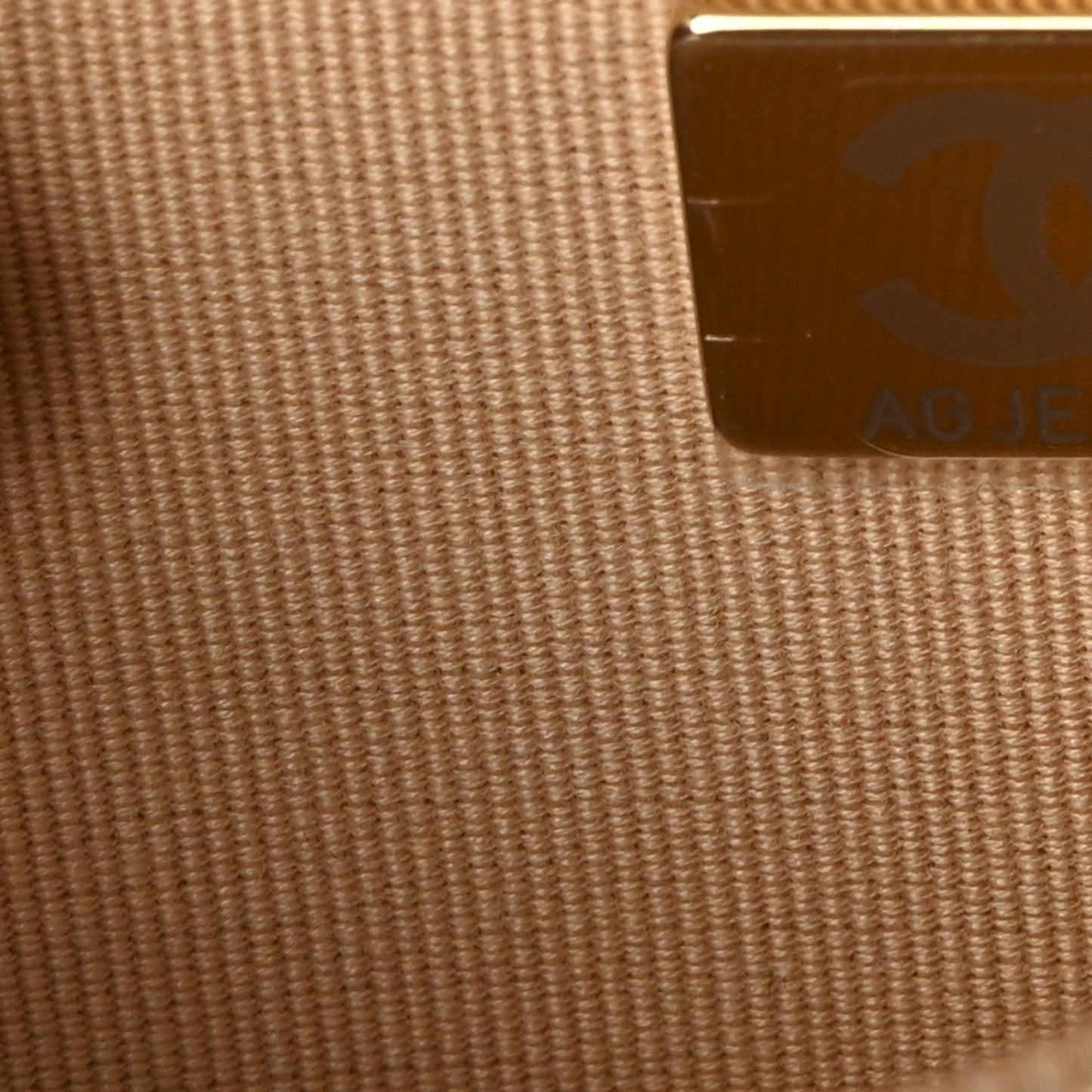 Caviar Quilted Wallet on Chain WOC Beige