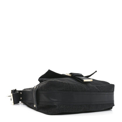 Zucchino Vitello Shoulder Bag Black