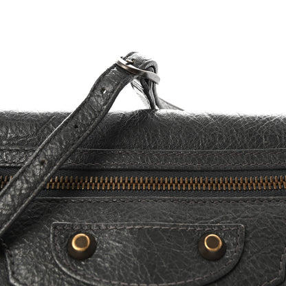 Agneau Classic Hardware Envelope Strap Clutch Gris Fossile