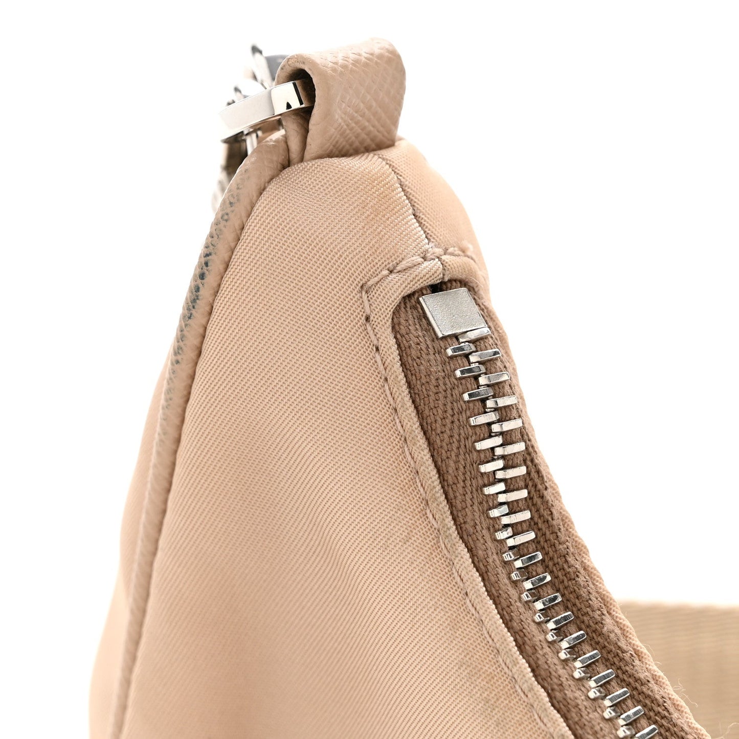 Tessuto Saffiano Re-Edition 2005 Shoulder Bag Cammeo